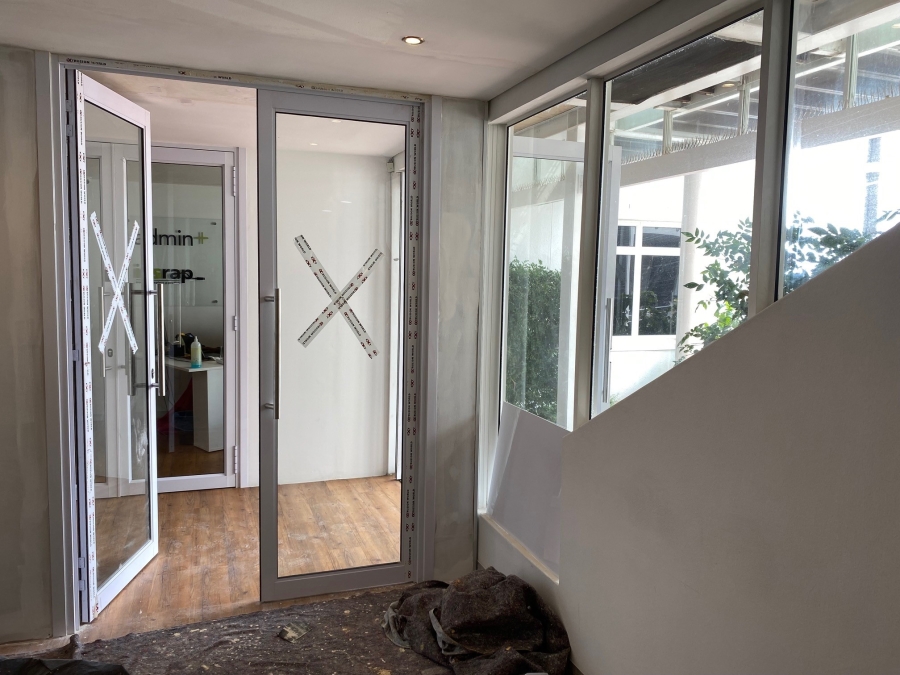 To Let commercial Property for Rent in Mouille Point Western Cape